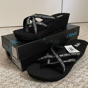 NWT Teva Mush Wedge Sandal in Black and White Pattern